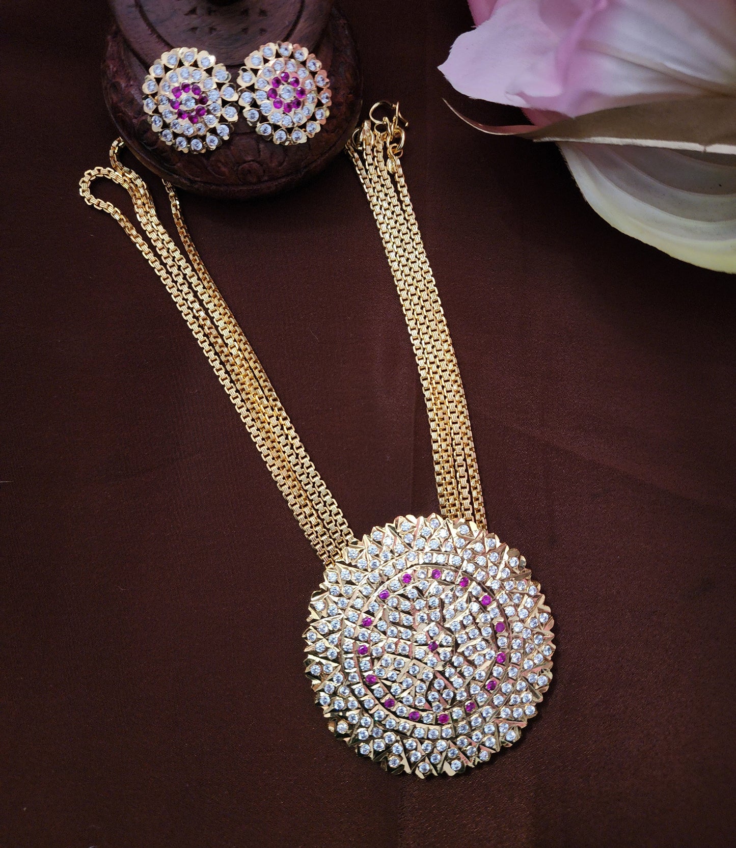 Impon short Necklace with Earrings