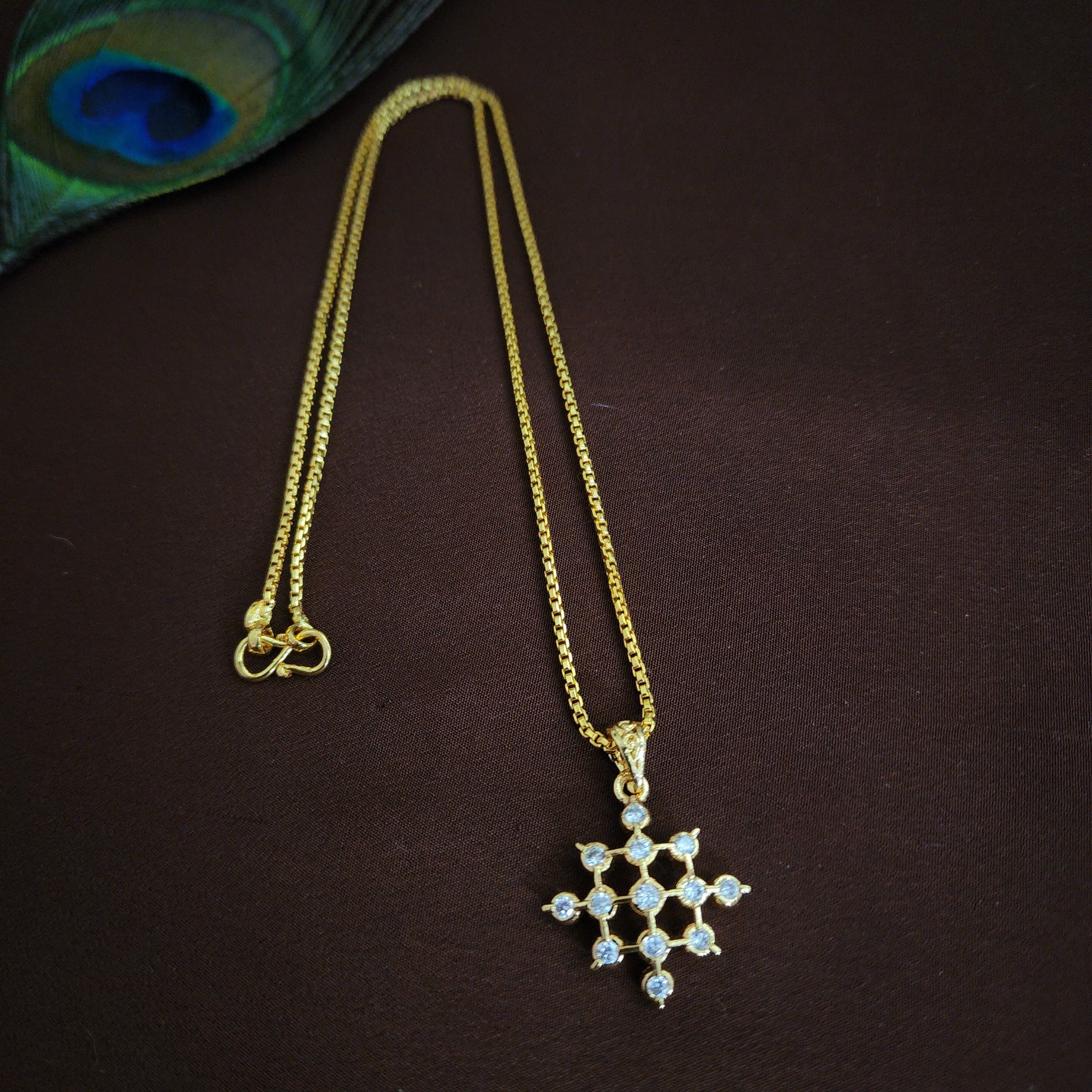 Dimond pendent short chain