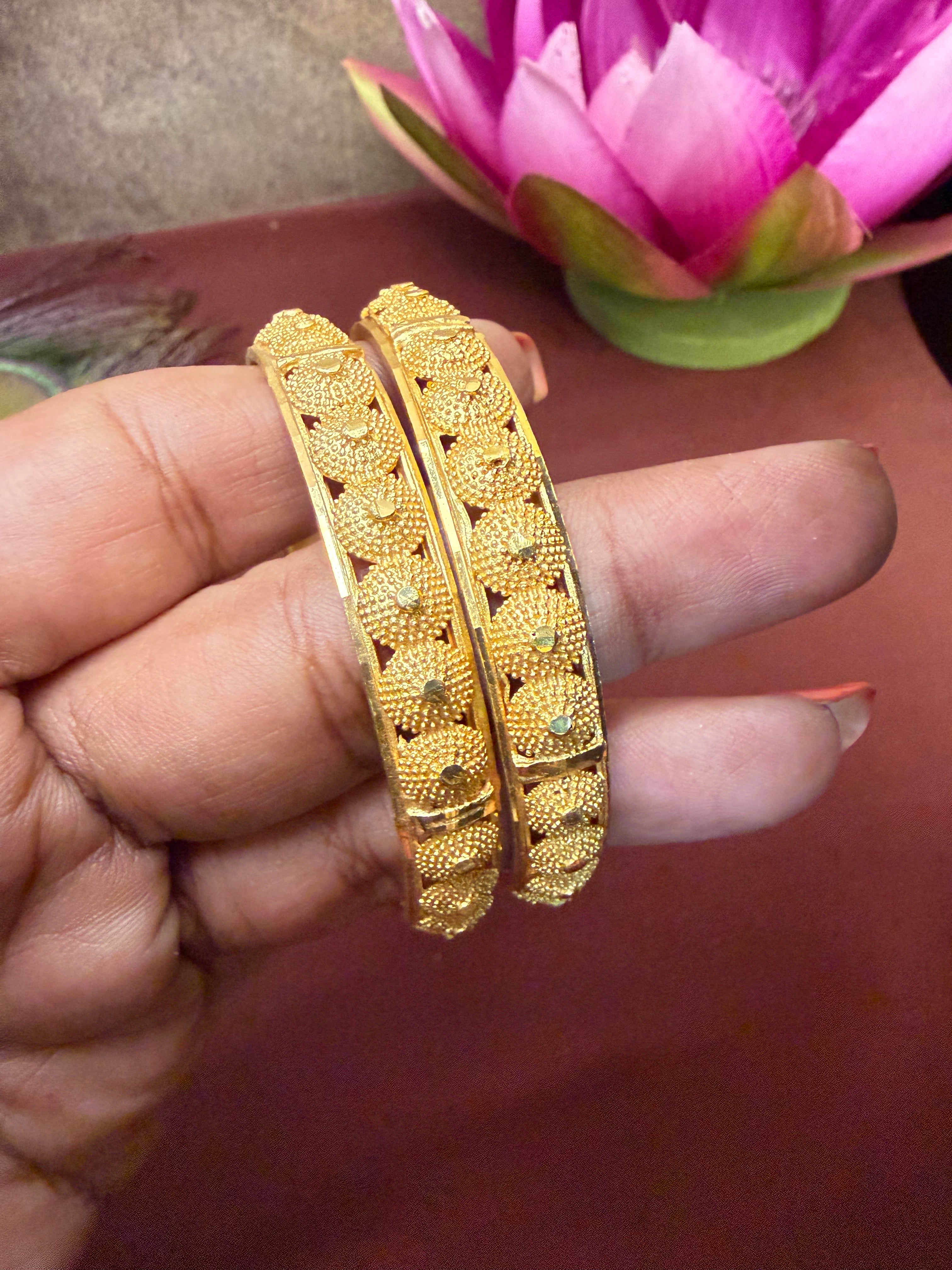 Gold look Forming Bangles 002
