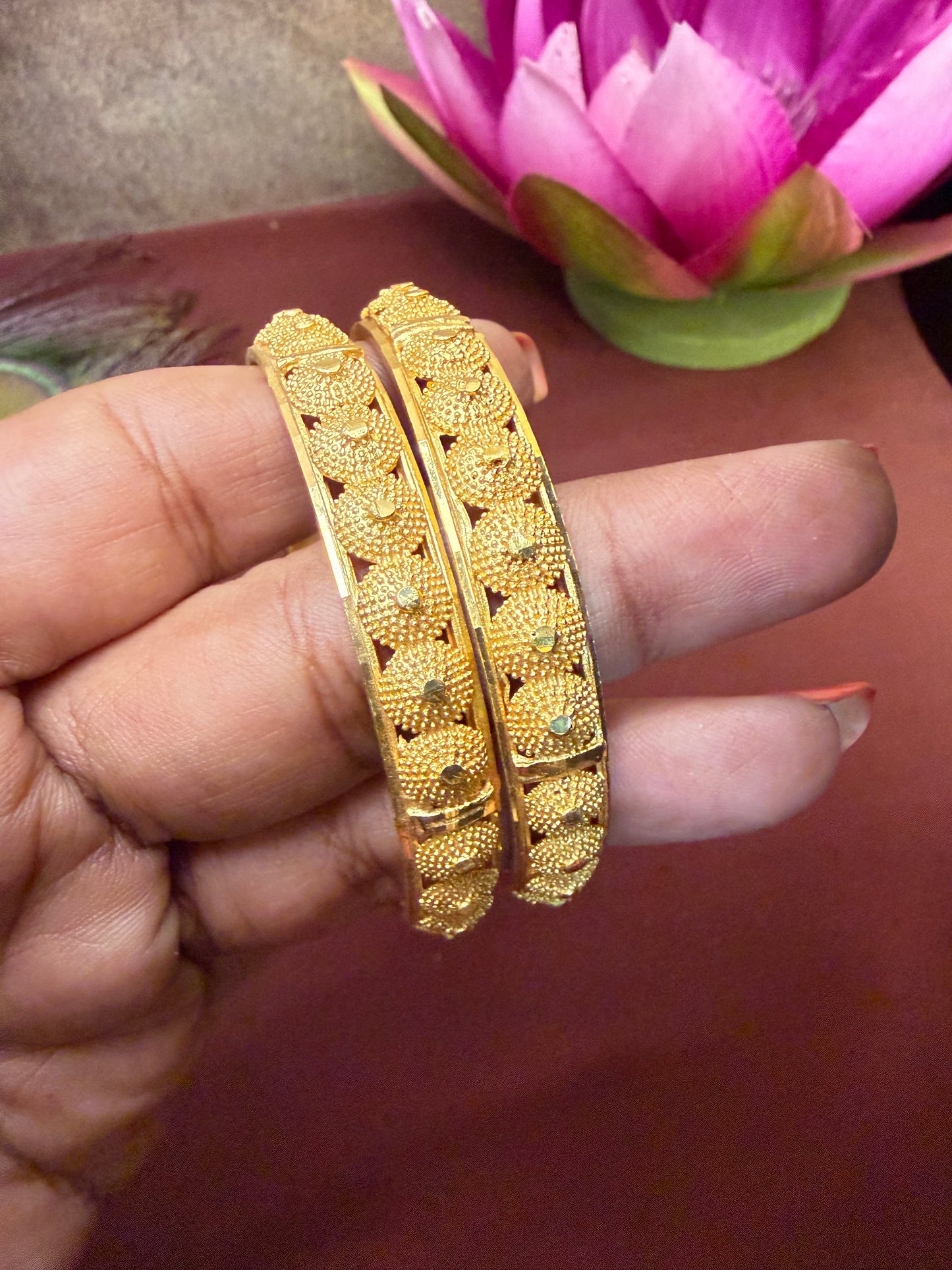 Gold look Forming Bangles 002