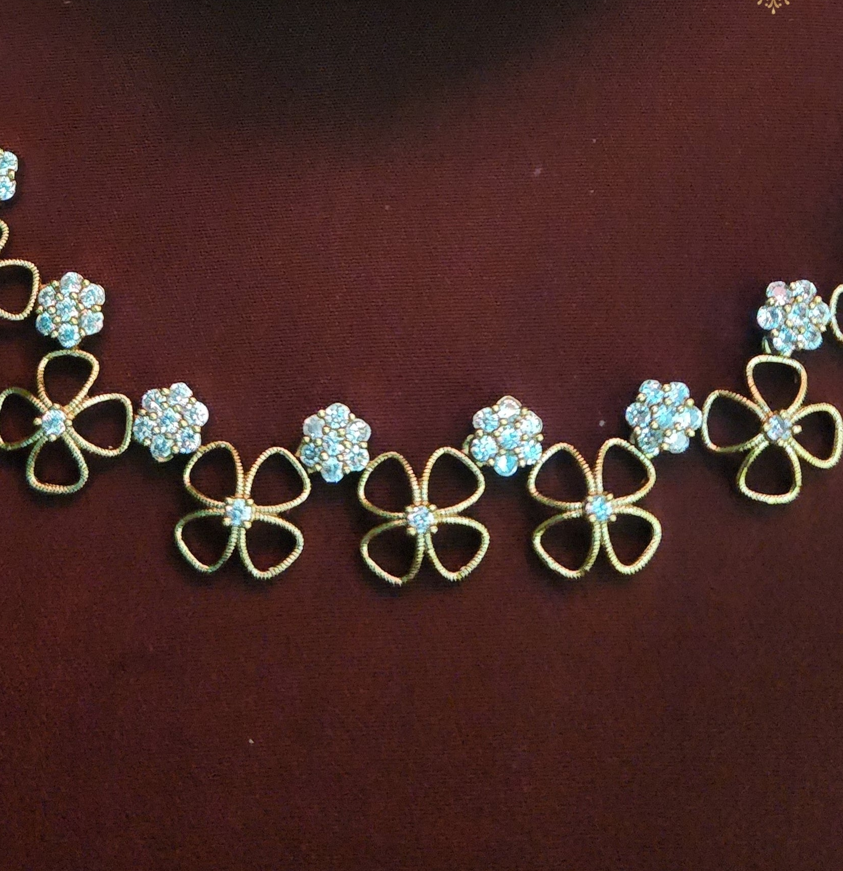 Flower pattern Necklace