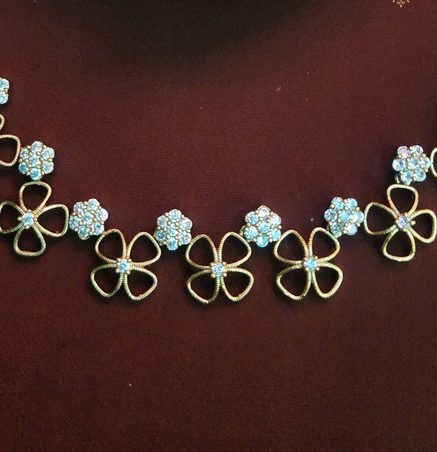 Flower pattern Necklace