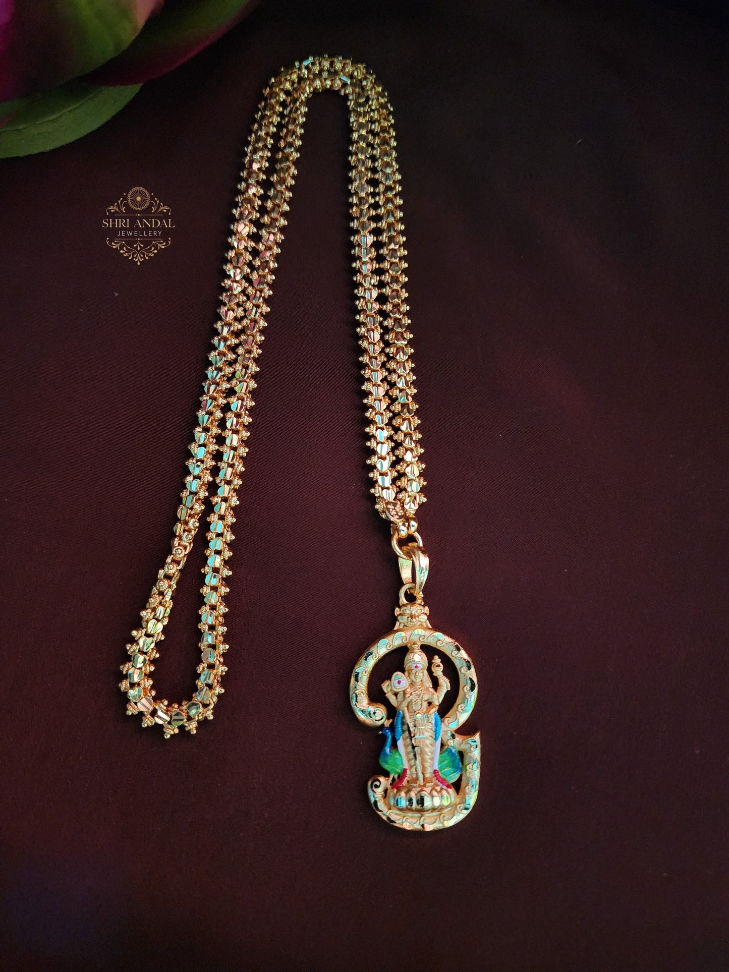 Murugar Forming Dollar Chain