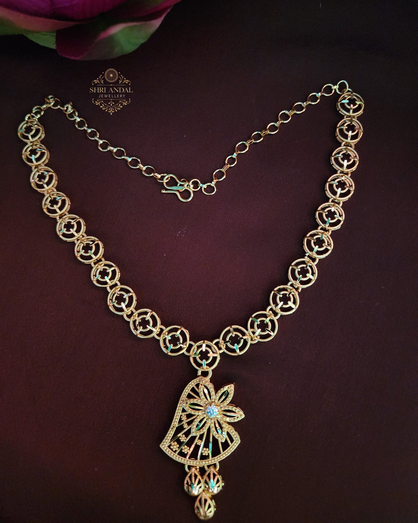 Gold look Forming Necklace
