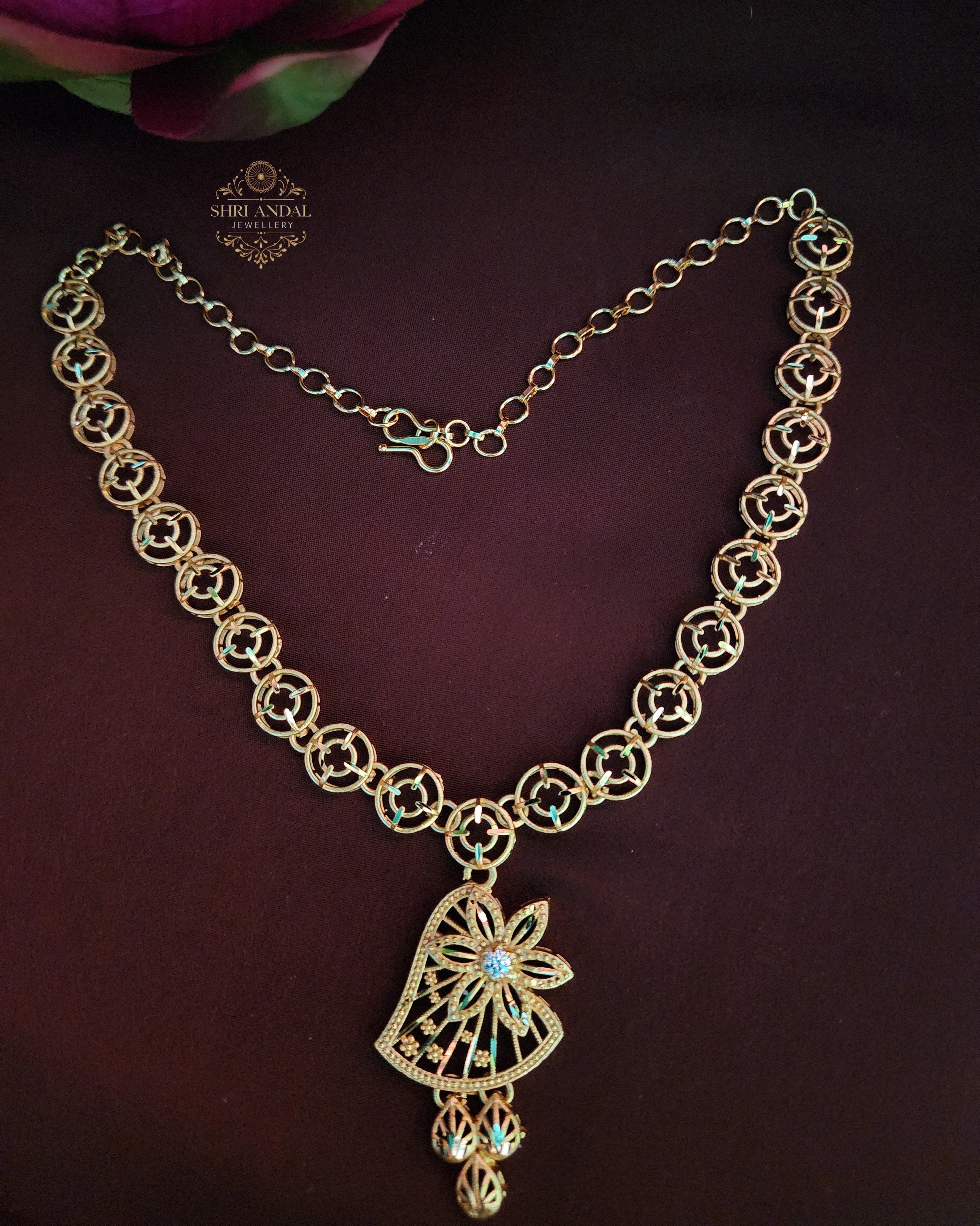 Gold look Forming Necklace