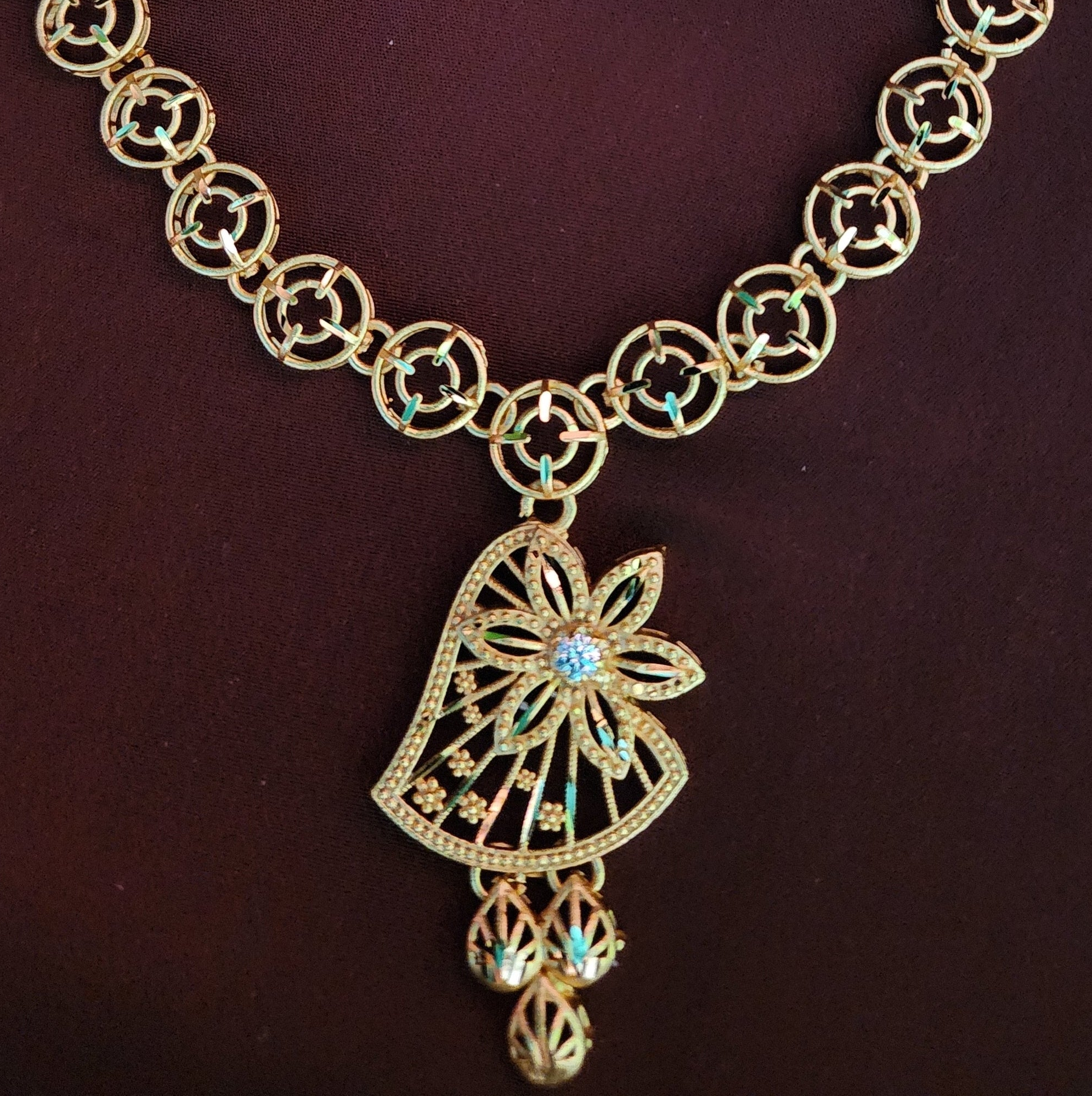 Gold look Forming Necklace