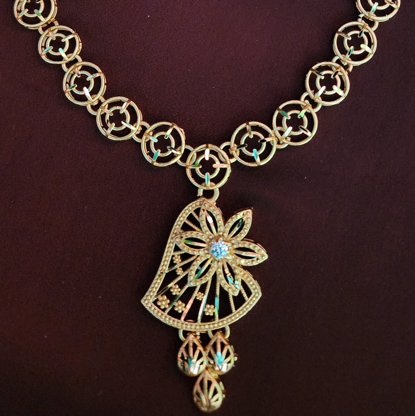 Gold look Forming Necklace