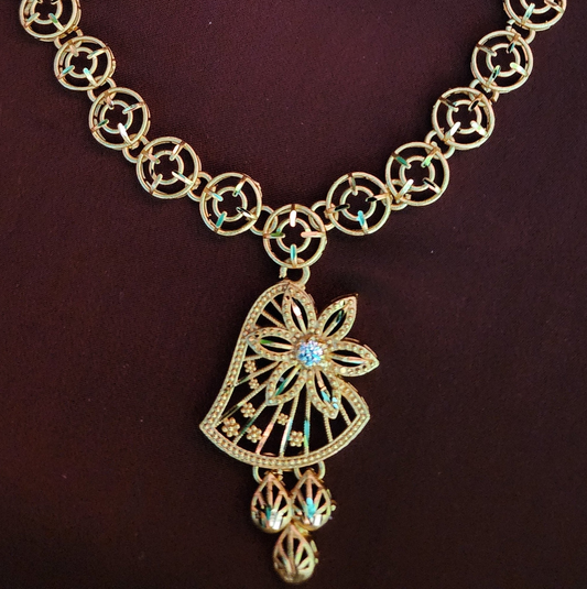 Gold look Forming Necklace