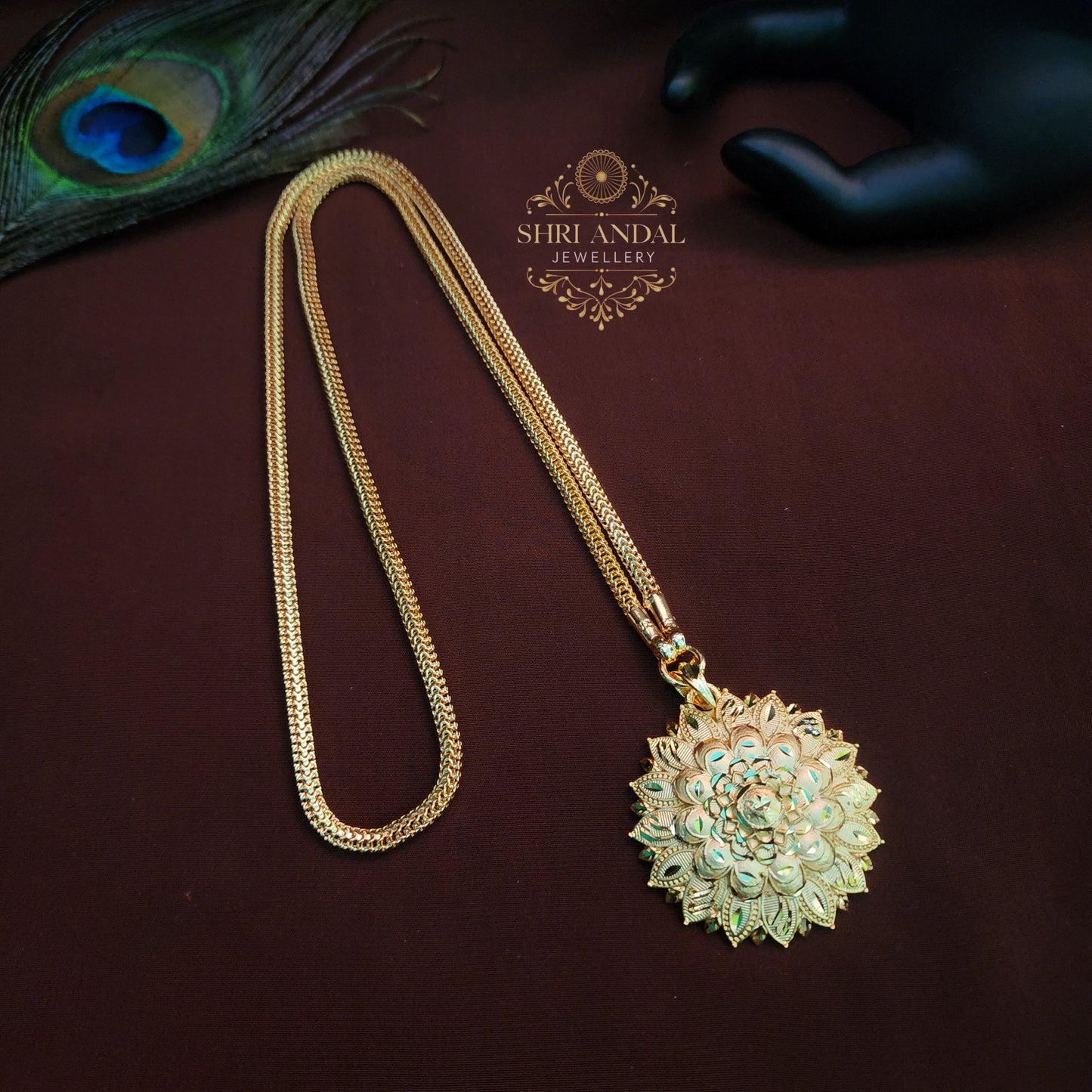 Flower Forming dollar chain