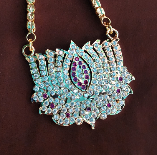 Lotus Impon Dollar chain