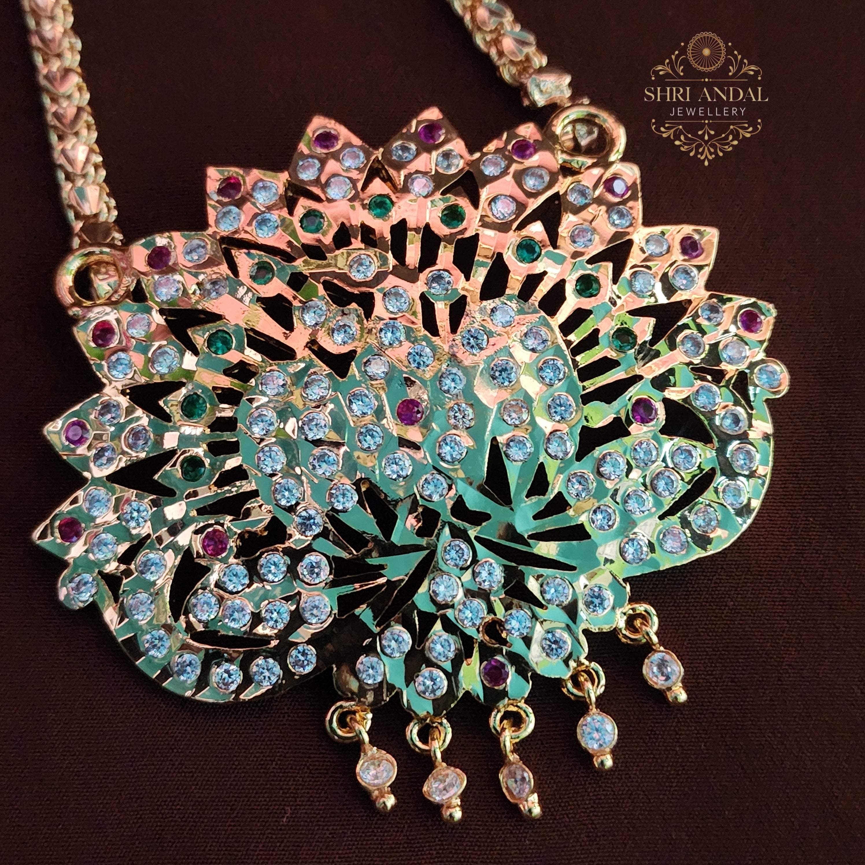 Peacock impon dollar chain