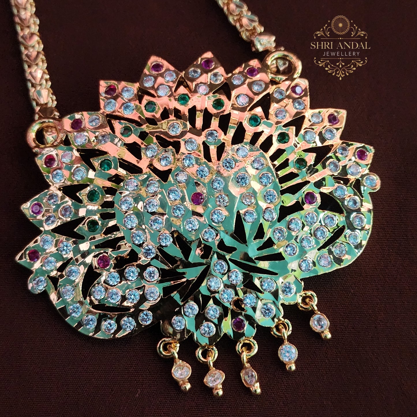 Peacock impon dollar chain