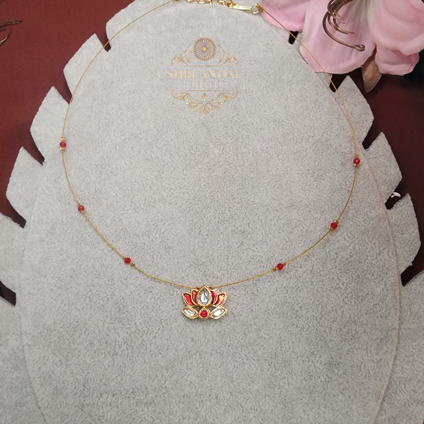 Lotus with balls invisible Neck chain