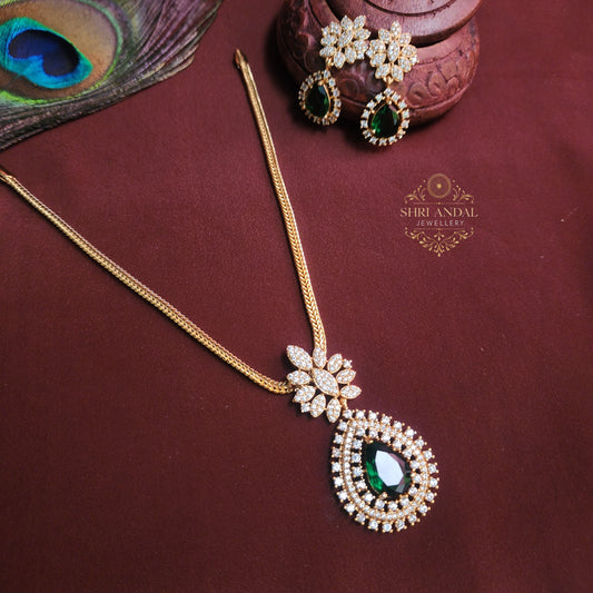 Emerald Ad Necklace