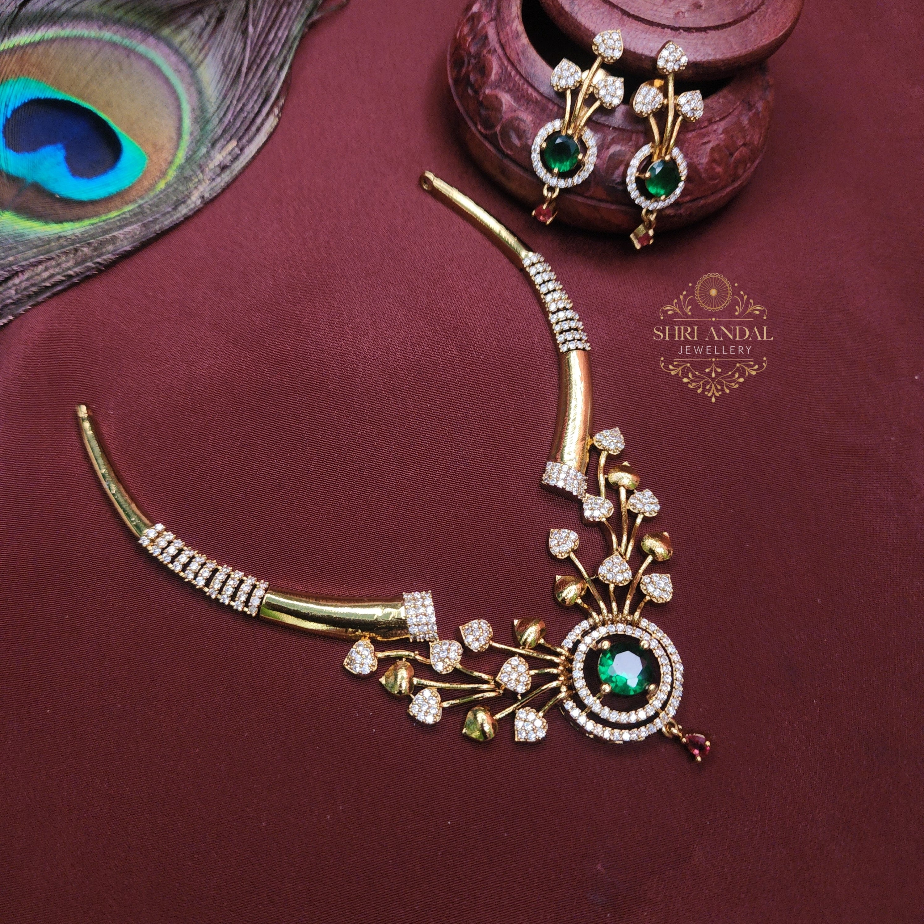 Emerald hasli Necklace