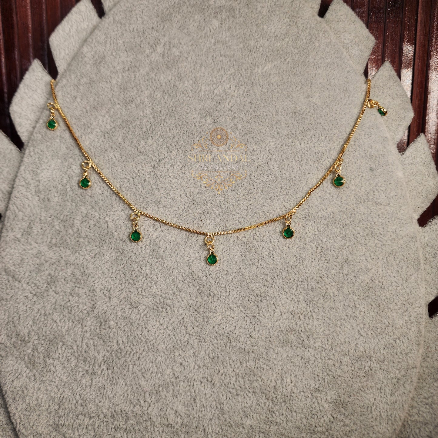 Meenu Green stone Neck chain