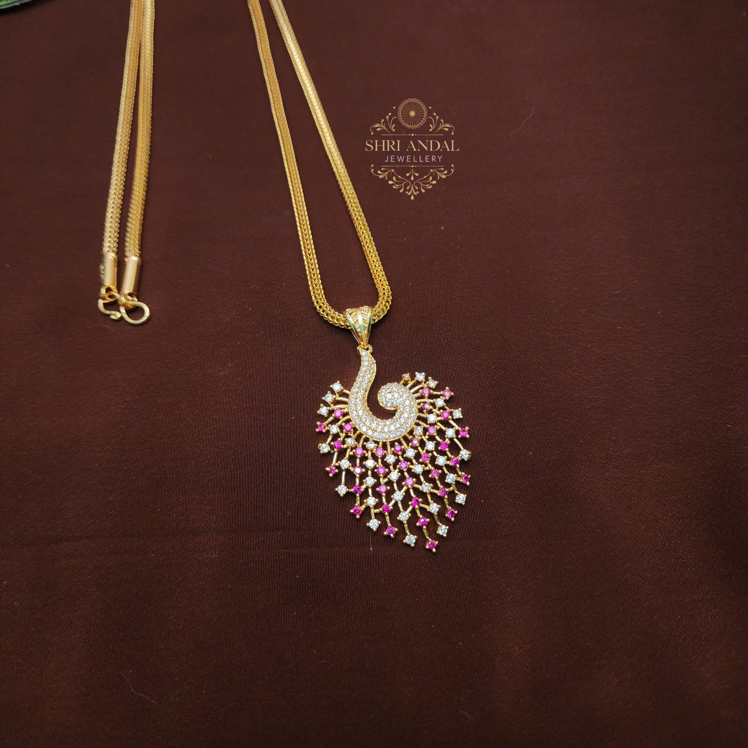 Peacock Feather Dollar Chain Ruby white