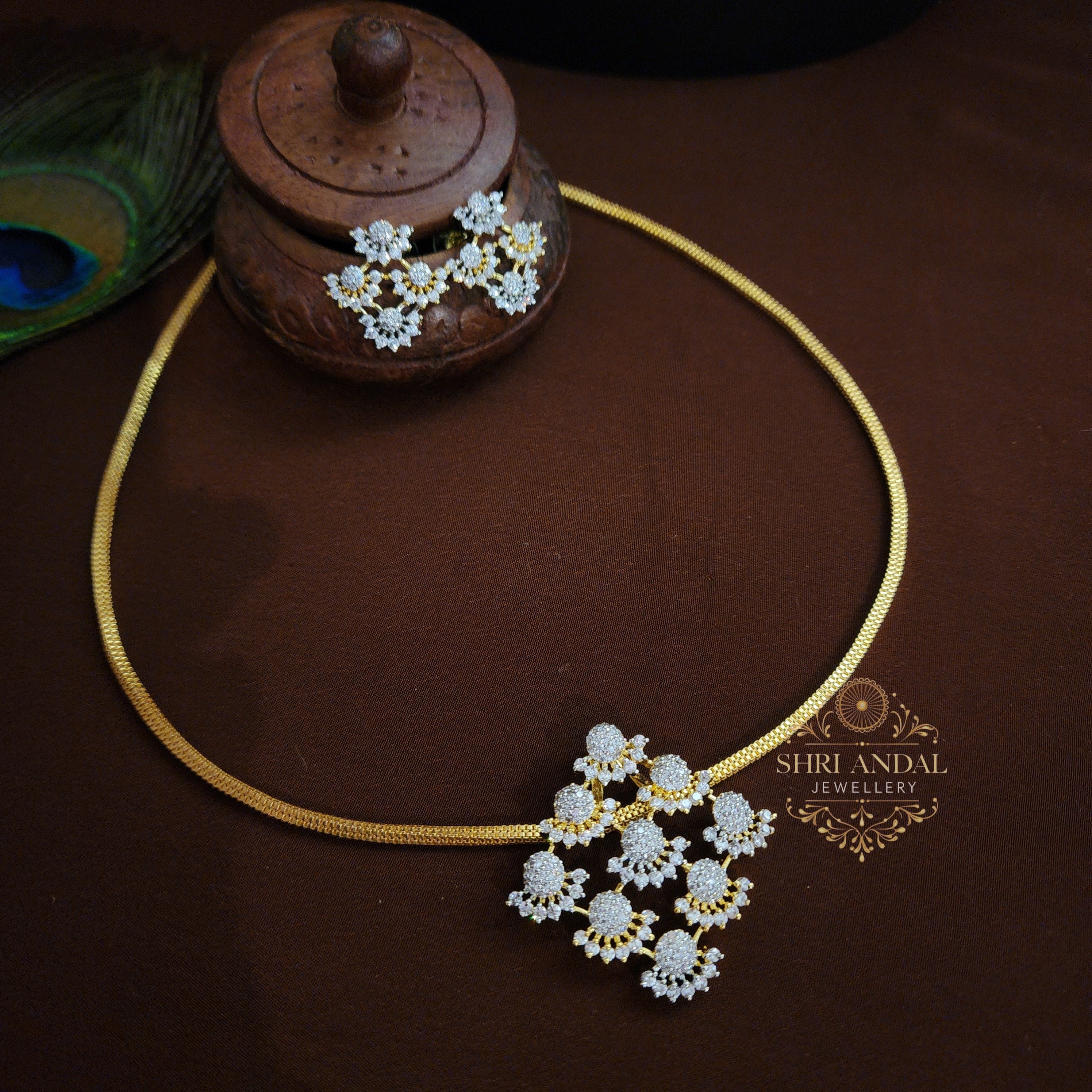 Dimond look Neck chain