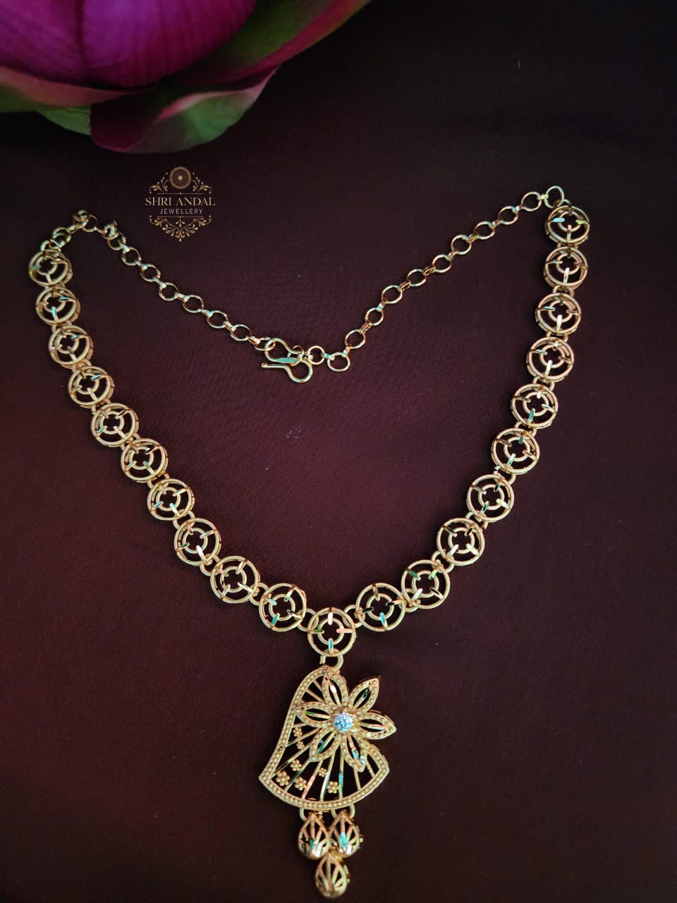 Forming Necklace